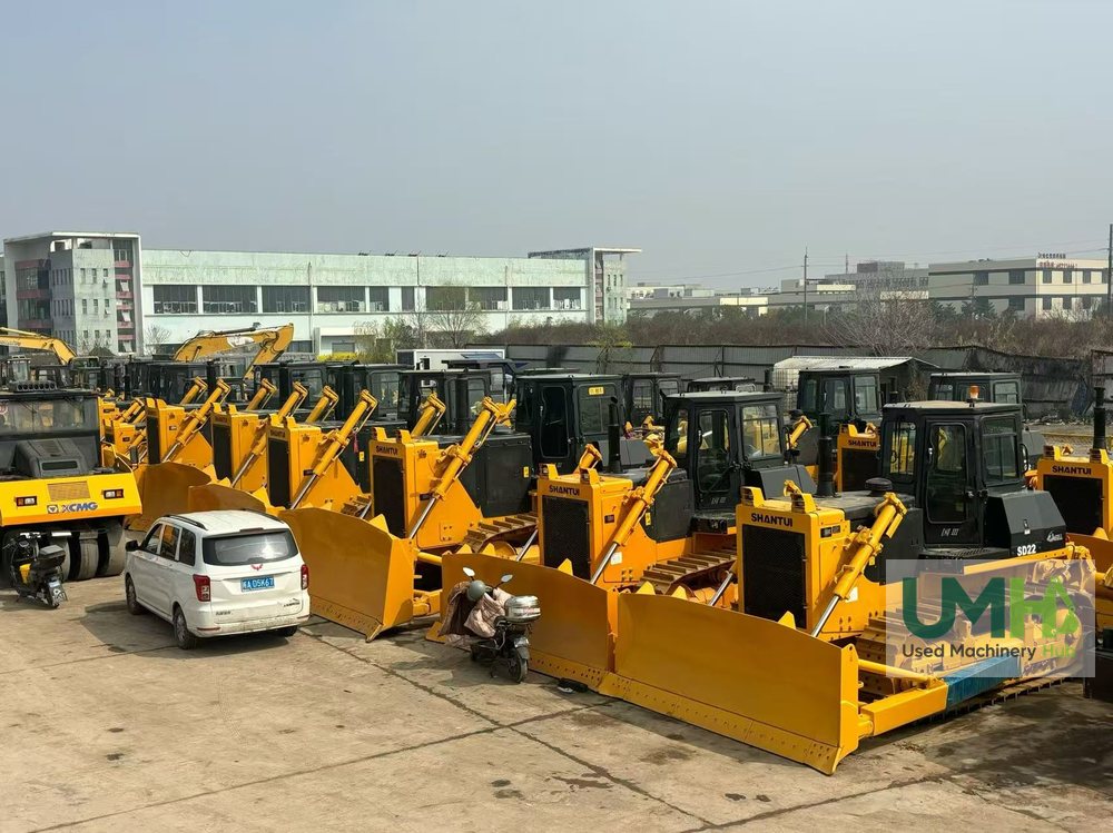 Used machinery yard photo 9